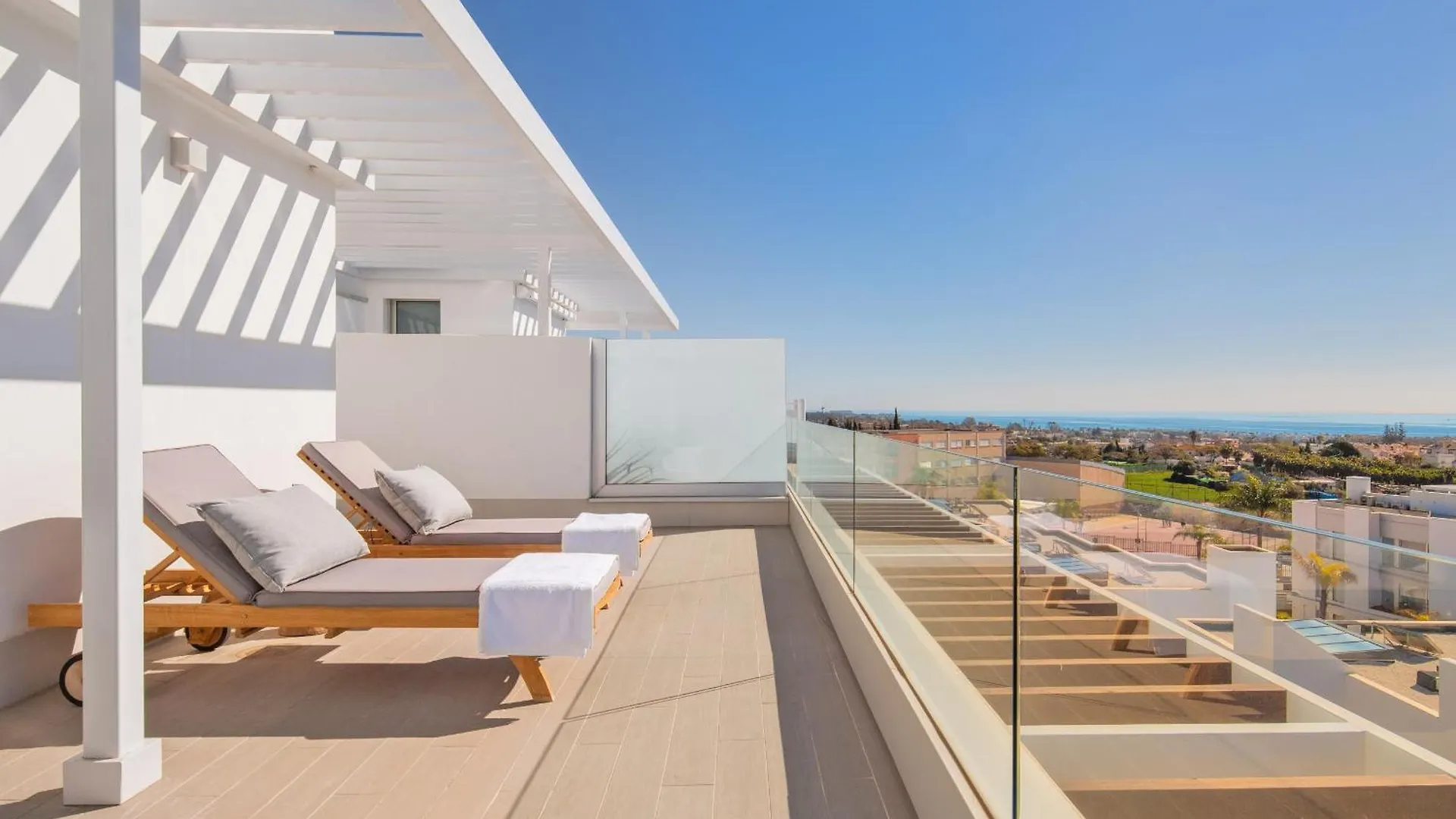 Apartment Lm352B- Spacious Family Penthouse With Sea View Estepona Spain